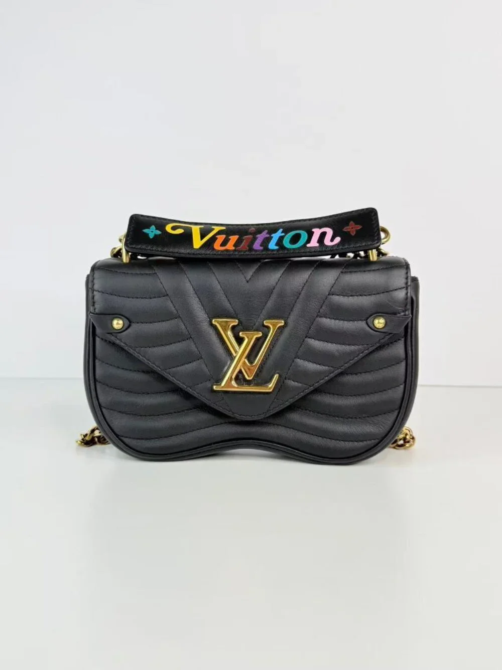 Louis Vuitton new wave chain bag